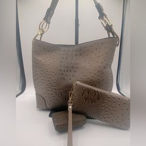 Faux Ostrich/Croc shoulder bag with clutch wallet, in Taupe.